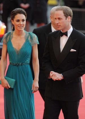 Duchess style images - kate middleton pregnancy style teal dress.jpg